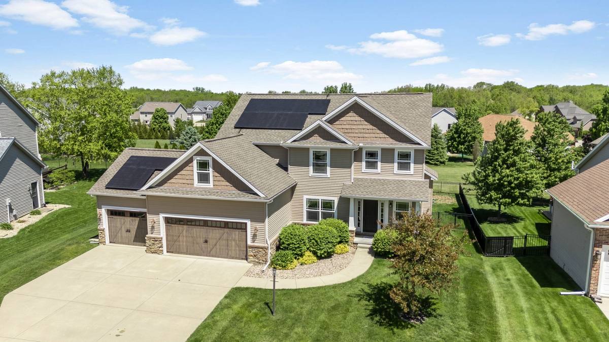 House for rent at 1208 White Oak Rd, Mahomet, IL 61853
