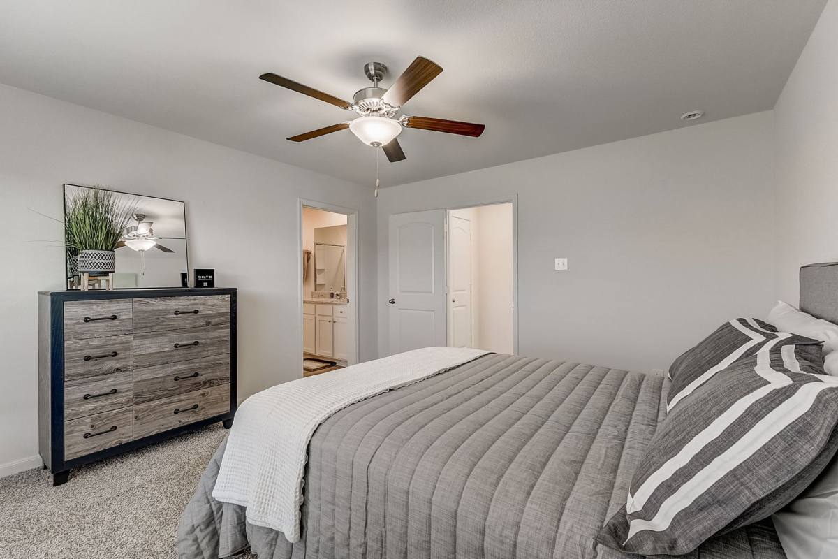 Townhouse for rent at 425 Beall St, Denton, TX 76207