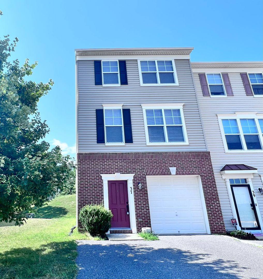 Townhouse for rent at 37 Rapidan Dr, Stafford, VA 22556