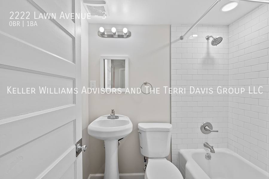 Apartment for rent at 2222 Lawn Ave #3, Cincinnati, OH 45212