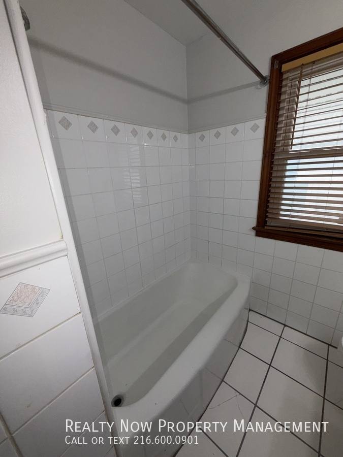 Apartment for rent at 11006 McCracken Rd, Cleveland, OH 44125