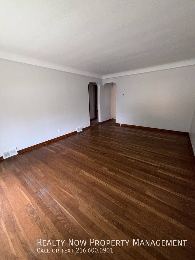 Apartment for rent at 11006 McCracken Rd, Cleveland, OH 44125