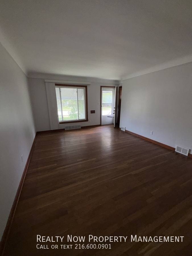 Apartment for rent at 11006 McCracken Rd, Cleveland, OH 44125