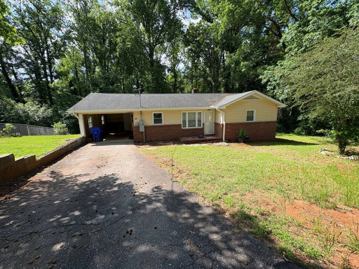 House for rent at 15 Tasha Dr, Greenville, SC 29605