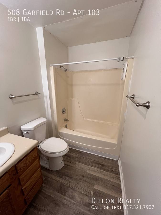 Apartment for rent at 508 Garfield Rd #103, Ingleside, IL 60041