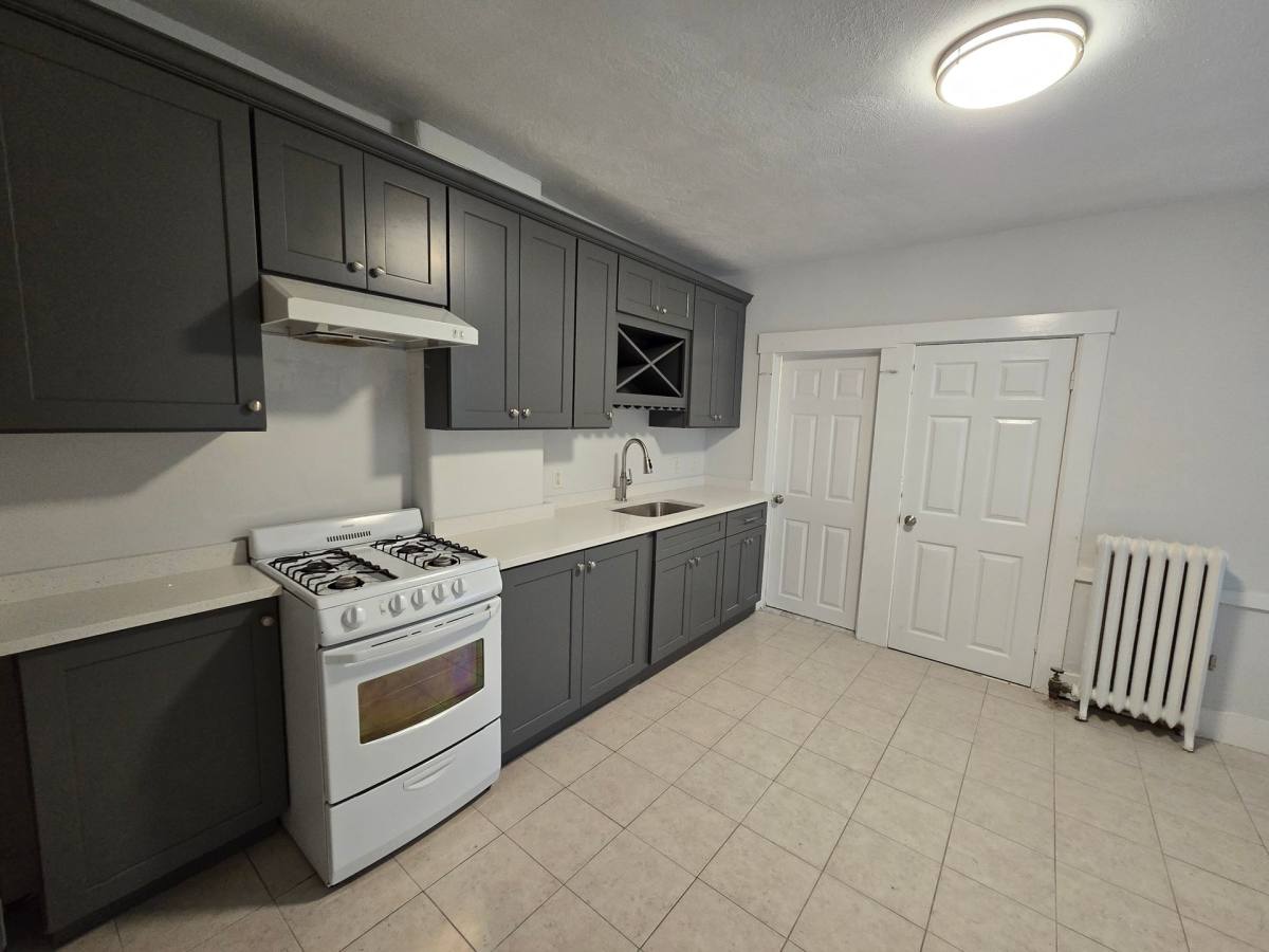 Apartment for rent at 362-364 E St, Dedham, MA 02026