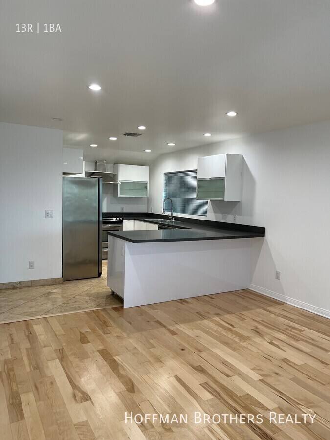 Apartment for rent at 1146 N Clark St #1, West Hollywood, CA 90069