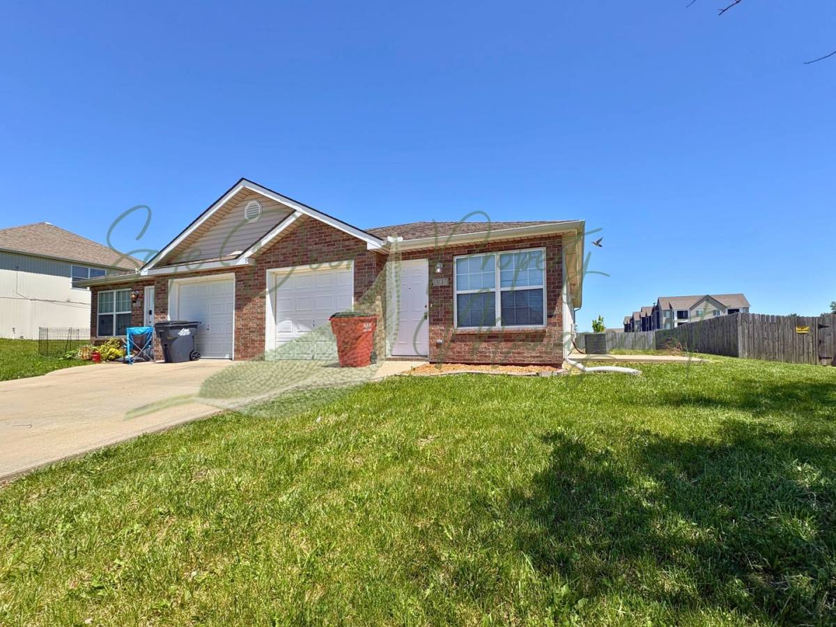 House for rent at 207 NW Sni-a-Bar Parkway, Grain Valley, MO 64029