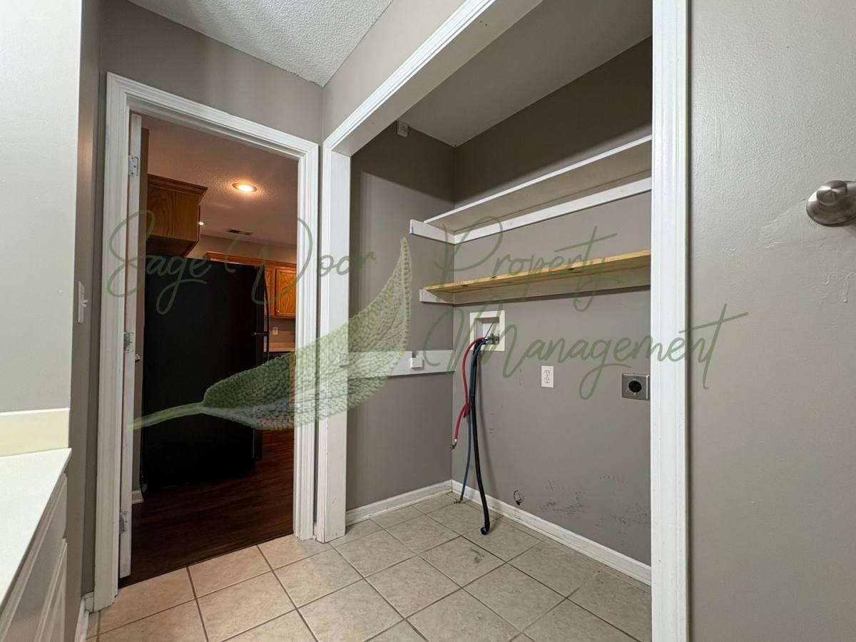 House for rent at 207 NW Sni-a-Bar Parkway, Grain Valley, MO 64029