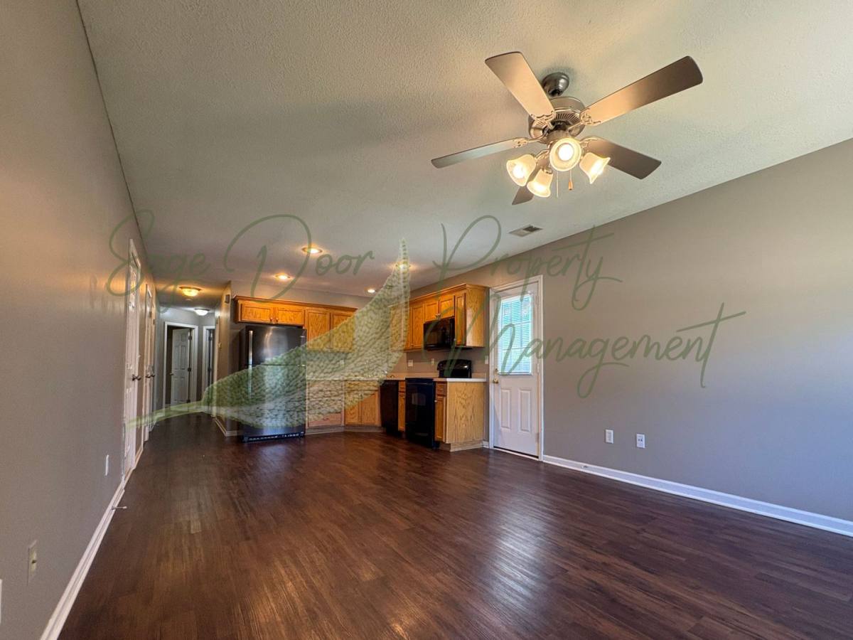 House for rent at 207 NW Sni-a-Bar Parkway, Grain Valley, MO 64029