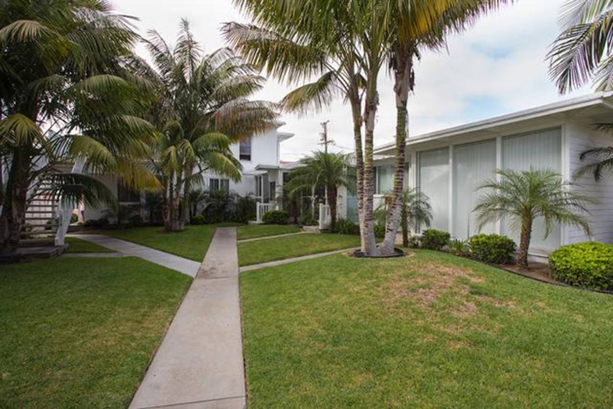 Apartment for rent at 324-330 Rosemont St, La Jolla, CA 92037