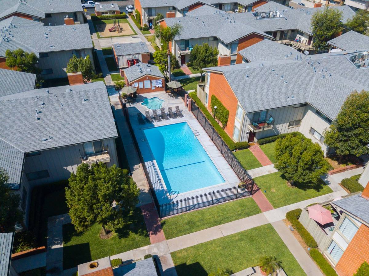 Apartment for rent at 15701 Tustin Village Way, Tustin, CA 92780