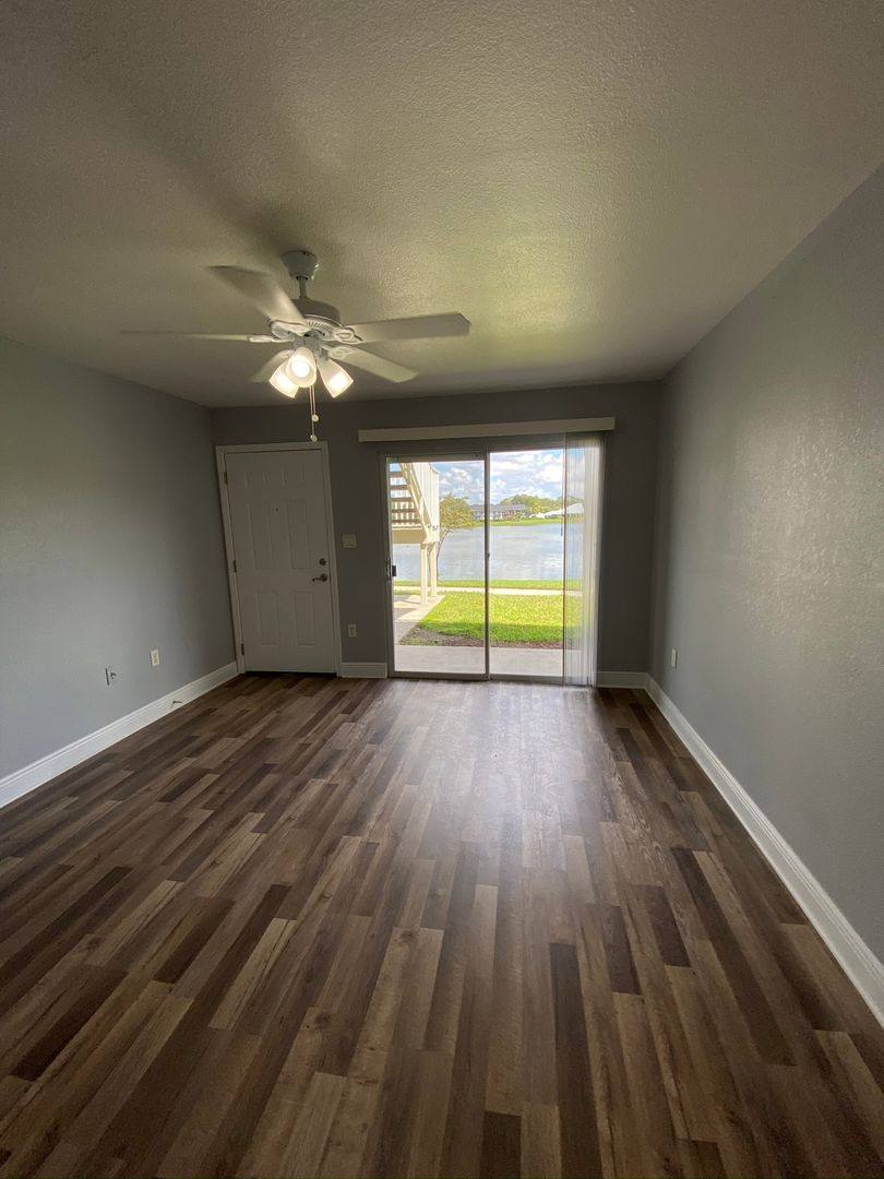 Condo for rent at 302 Lake Parsons Green, Brandon, FL 33511