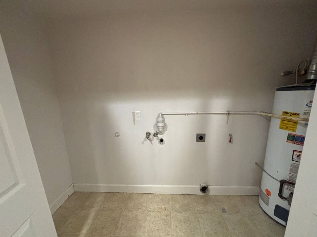 Apartment for rent at 940 942 River Bend Rd NW, Salem, OR 97304