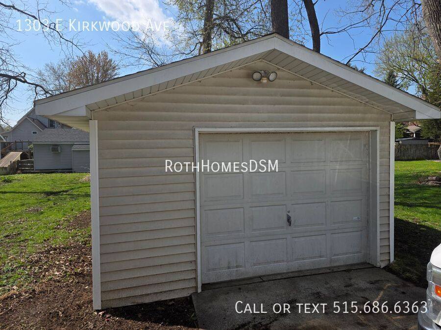 House for rent at 1303 E Kirkwood Ave, Des Moines, IA 50315