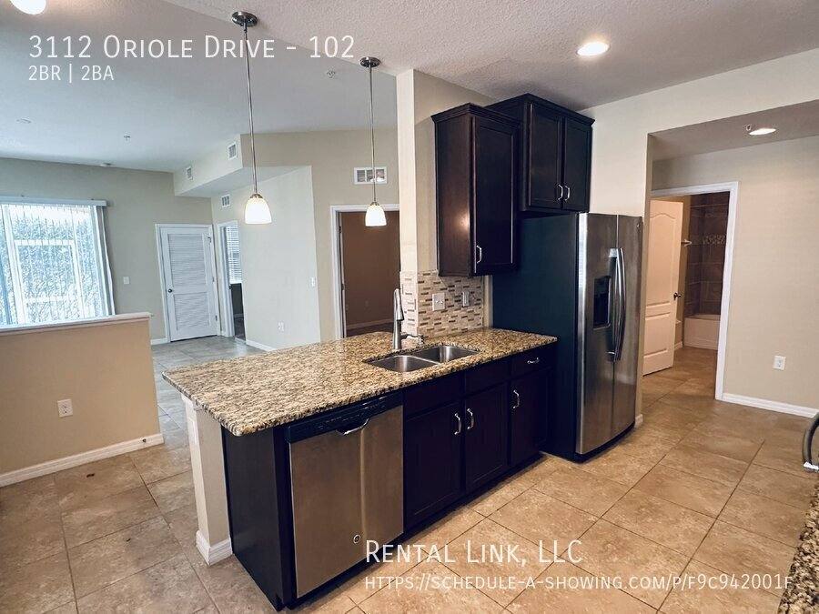 Townhouse for rent at 3112 Oriole Dr #102, Sarasota, FL 34243