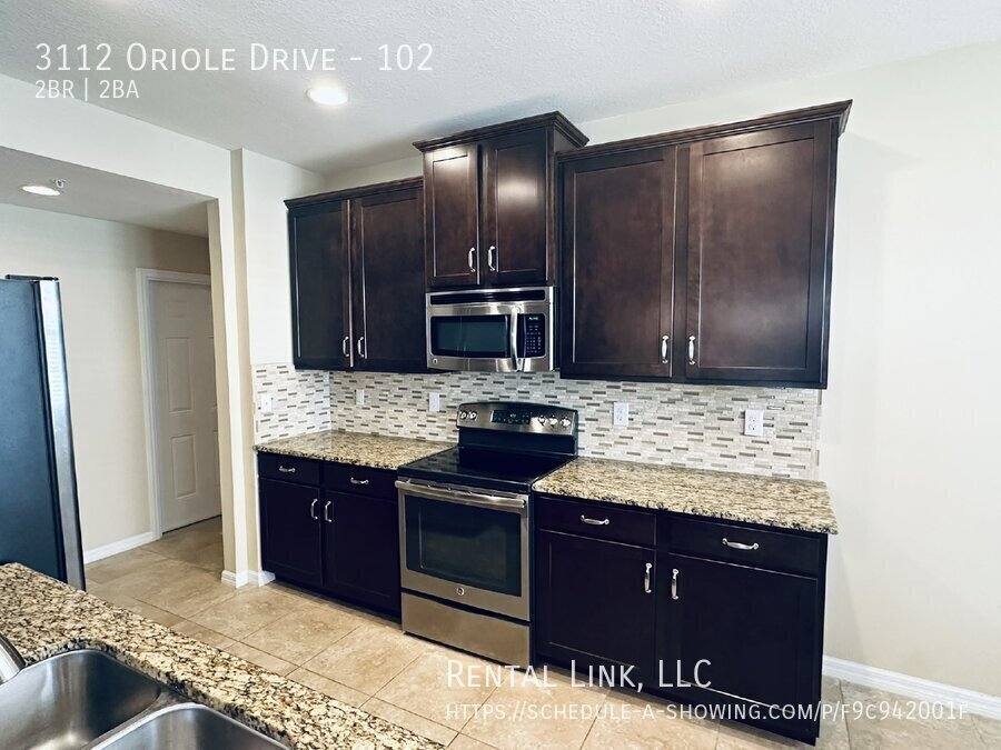 Townhouse for rent at 3112 Oriole Dr #102, Sarasota, FL 34243