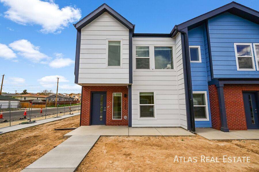 Townhouse for rent at 1315 N Alton St, Aurora, CO 80010