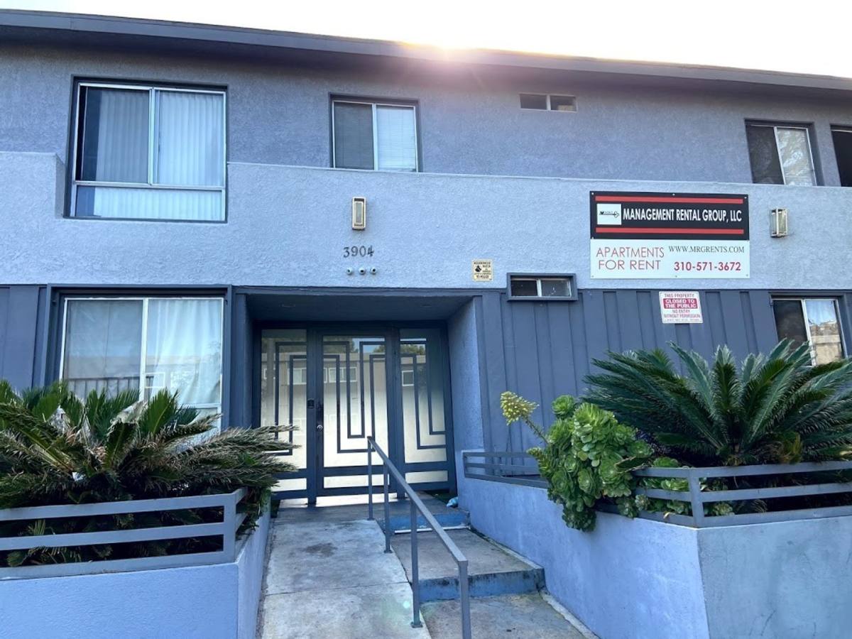 Apartment for rent at 3904 Gibraltar Ave, Los Angeles, CA 90008