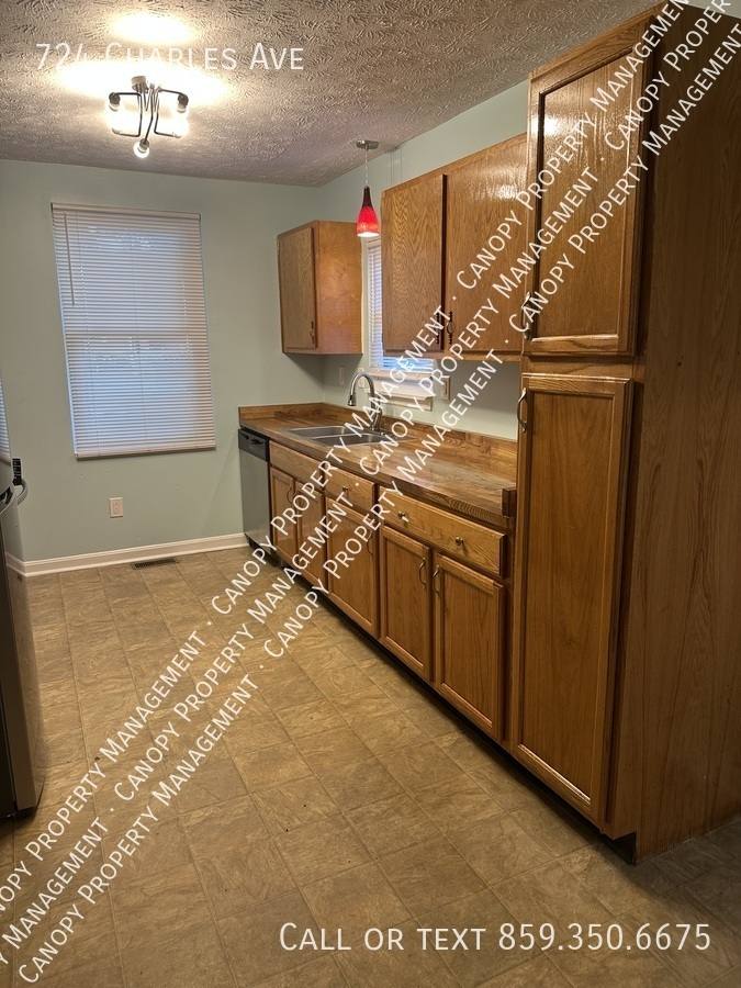 House for rent at 724 Charles Ave, Lexington, KY 40508