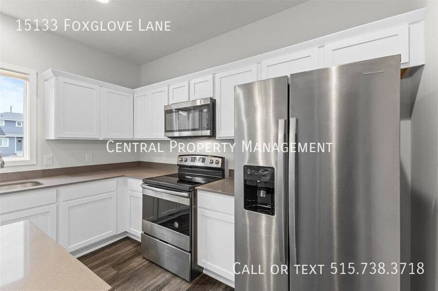 House for rent at 15133 Foxglove Lane, Urbandale, IA 50323