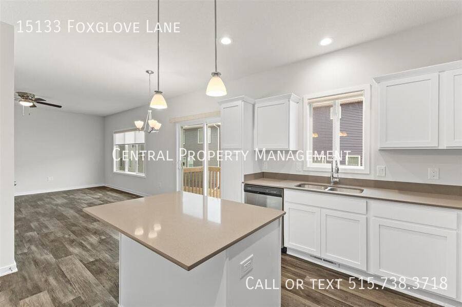 House for rent at 15133 Foxglove Lane, Urbandale, IA 50323