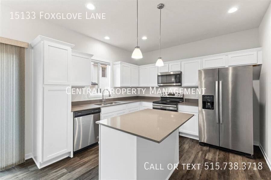 House for rent at 15133 Foxglove Lane, Urbandale, IA 50323