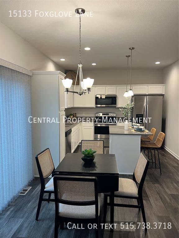House for rent at 15133 Foxglove Lane, Urbandale, IA 50323