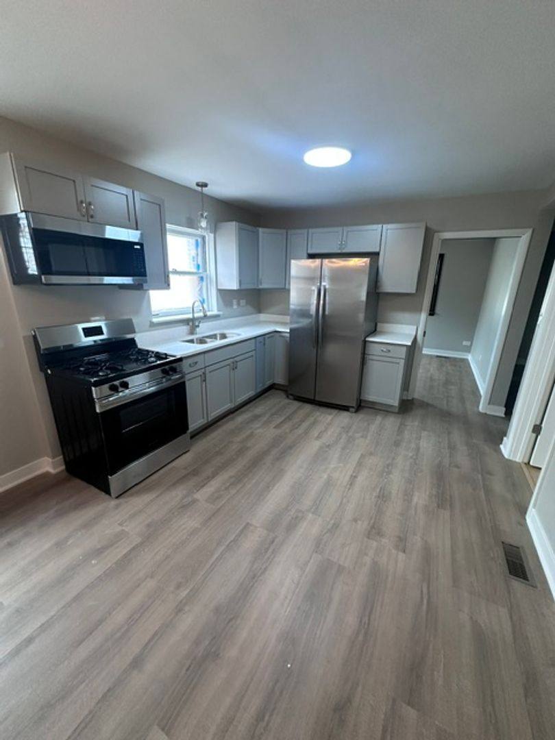 Apartment for rent at 6009 S Kolin Ave, Chicago, IL 60629