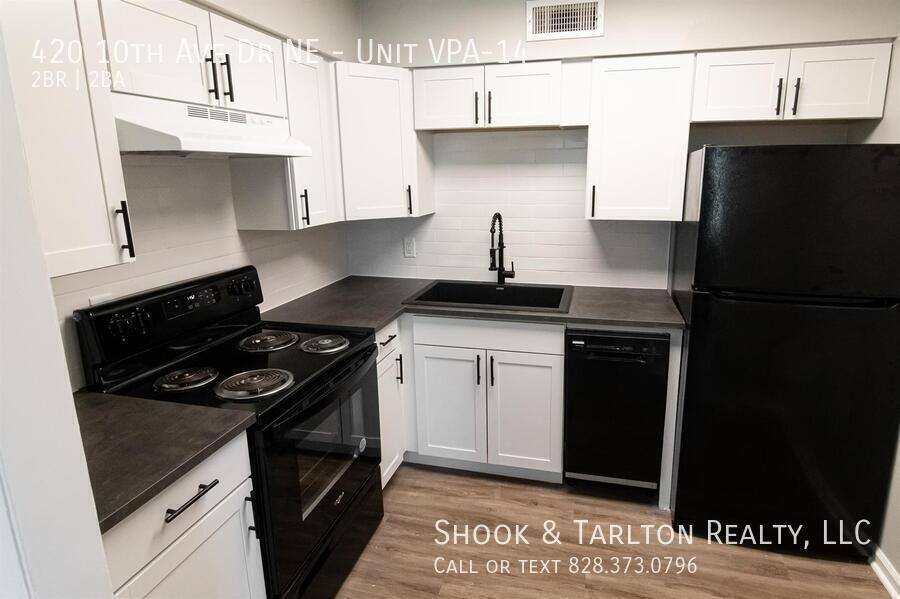Apartment for rent at 420 10th Ave Dr NE #14, Hickory, NC 28601
