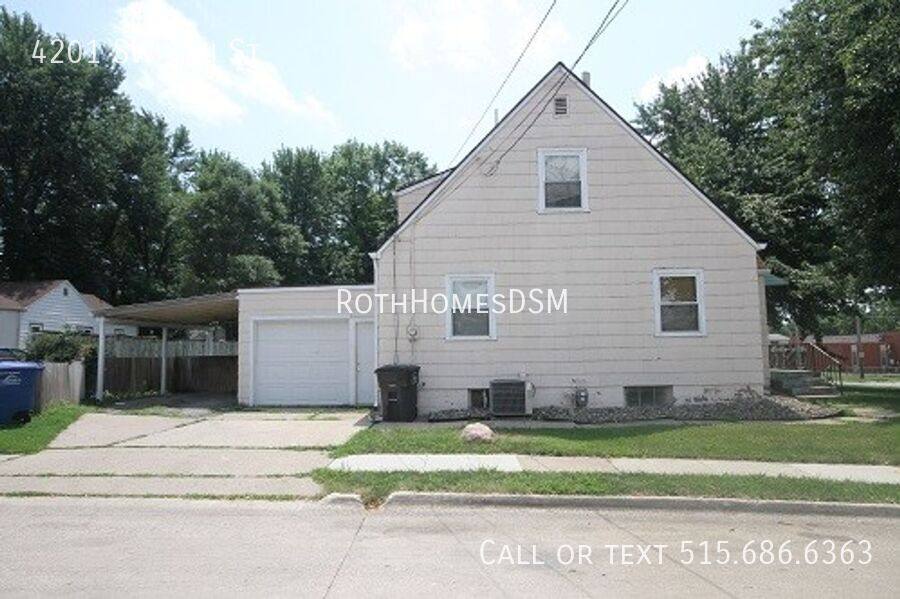 House for rent at 4201 SW 9th St, Des Moines, IA 50315