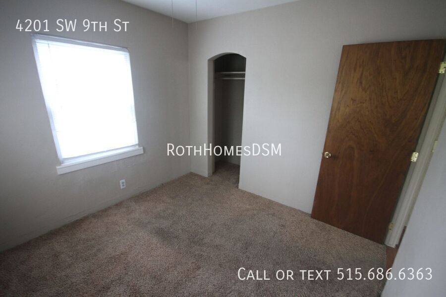 House for rent at 4201 SW 9th St, Des Moines, IA 50315