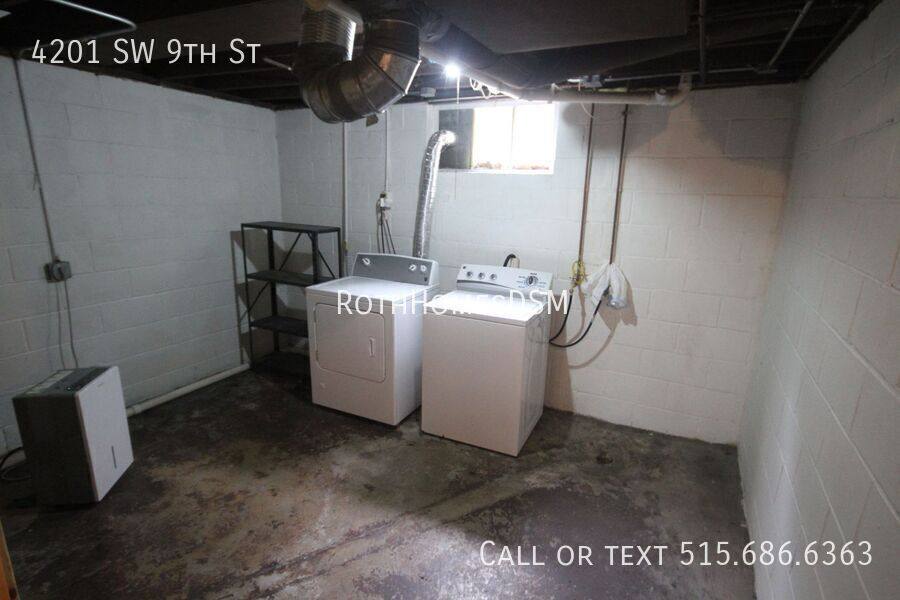 House for rent at 4201 SW 9th St, Des Moines, IA 50315