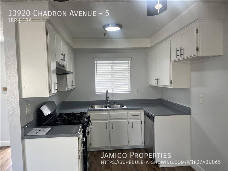 Apartment for rent at 13920 Chadron Ave #5, Hawthorne, CA 90250