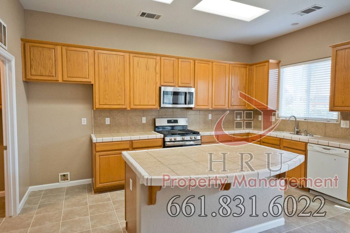 House for rent at 10907 Delicato Court, Bakersfield, CA 93312