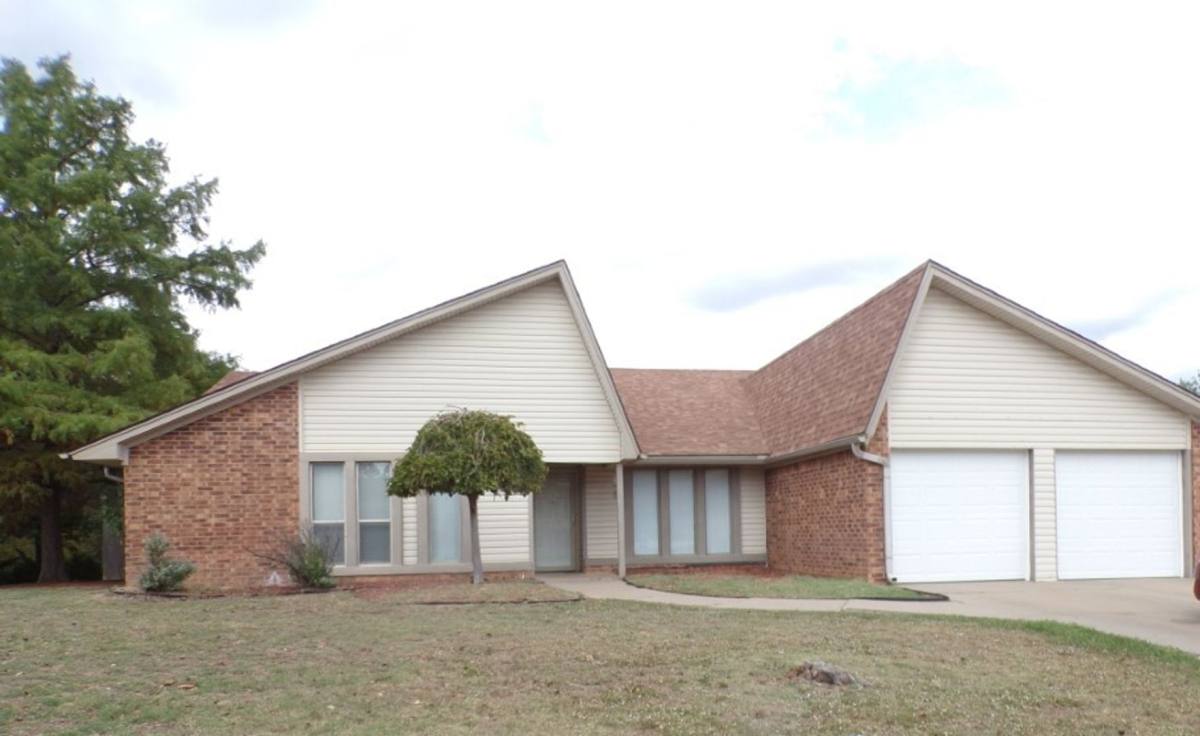 House for rent at 2408 NW Redwood Lane, Lawton, OK 73505