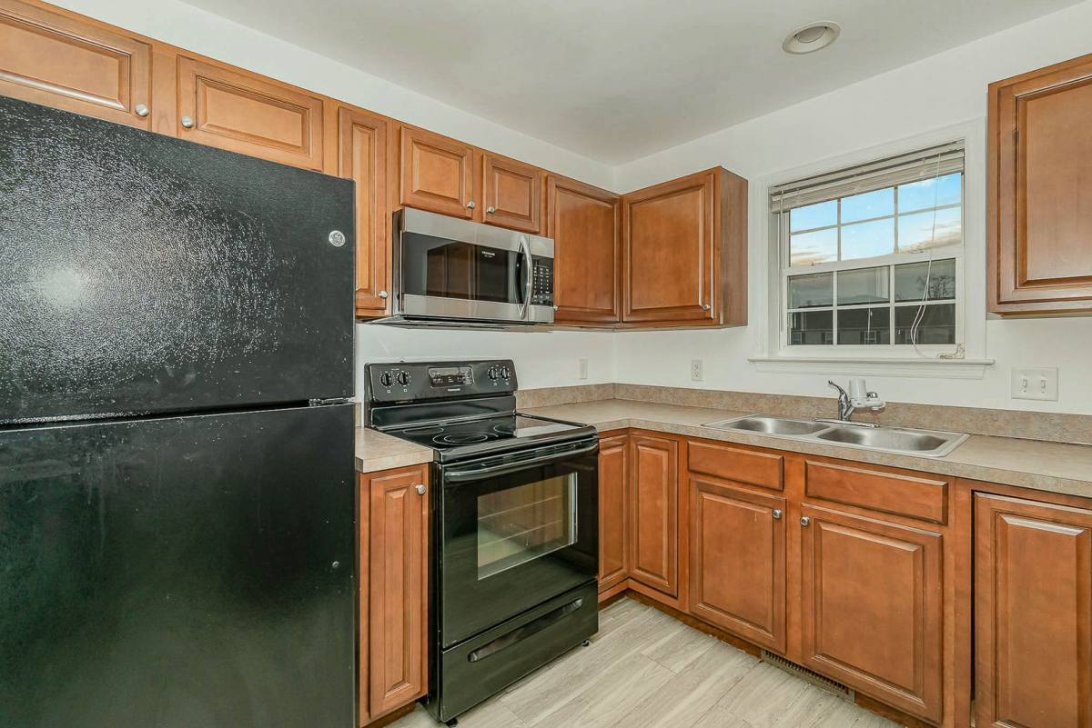 Townhouse for rent at 425 Eisenhower Dr, Carlisle, PA 17013