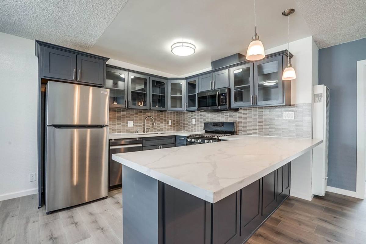 Apartment for rent at 6407 10th Ave #13, Los Angeles, CA 90043