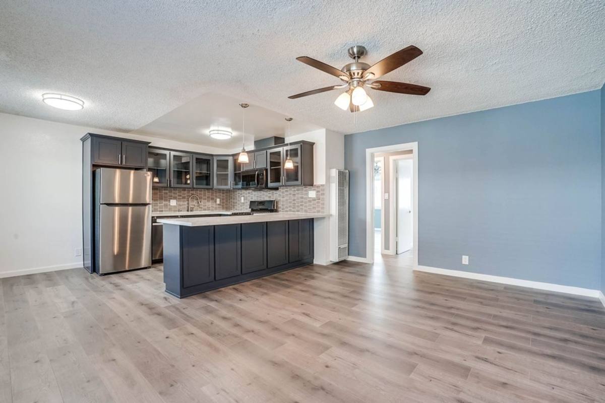 Apartment for rent at 6407 10th Ave #13, Los Angeles, CA 90043