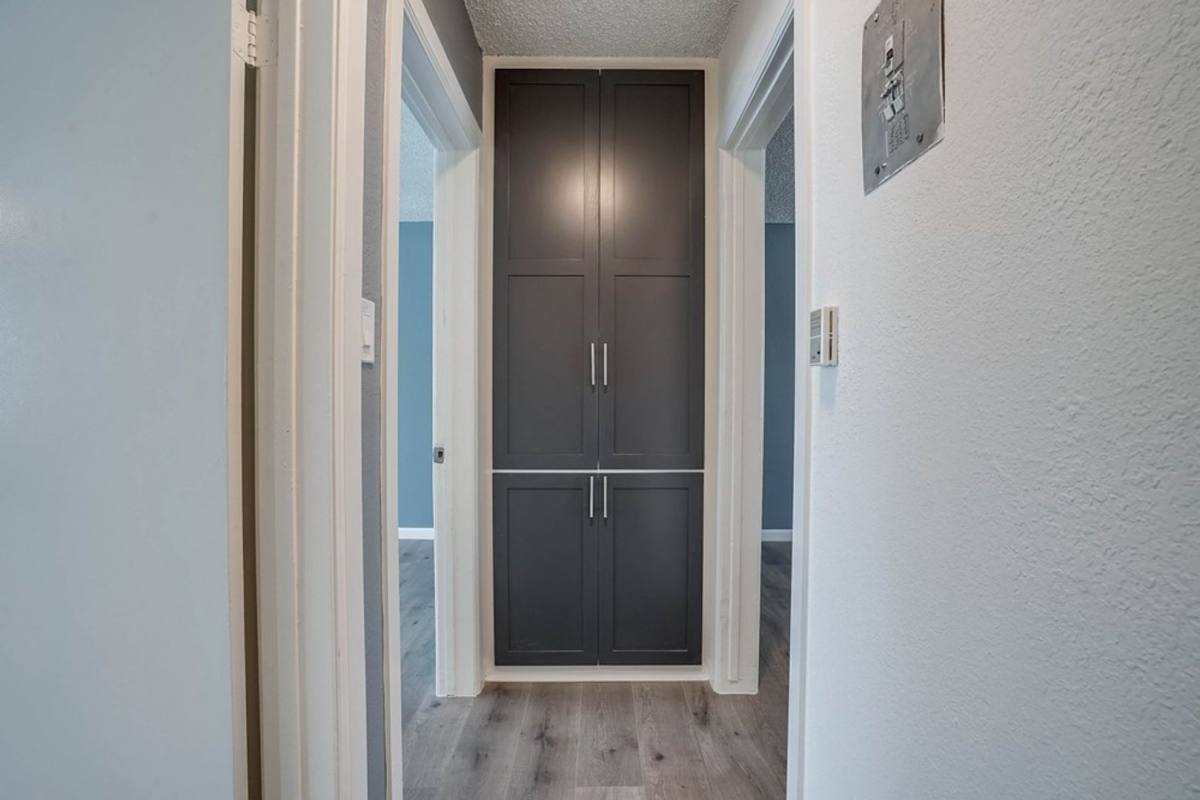 Apartment for rent at 6407 10th Ave #13, Los Angeles, CA 90043