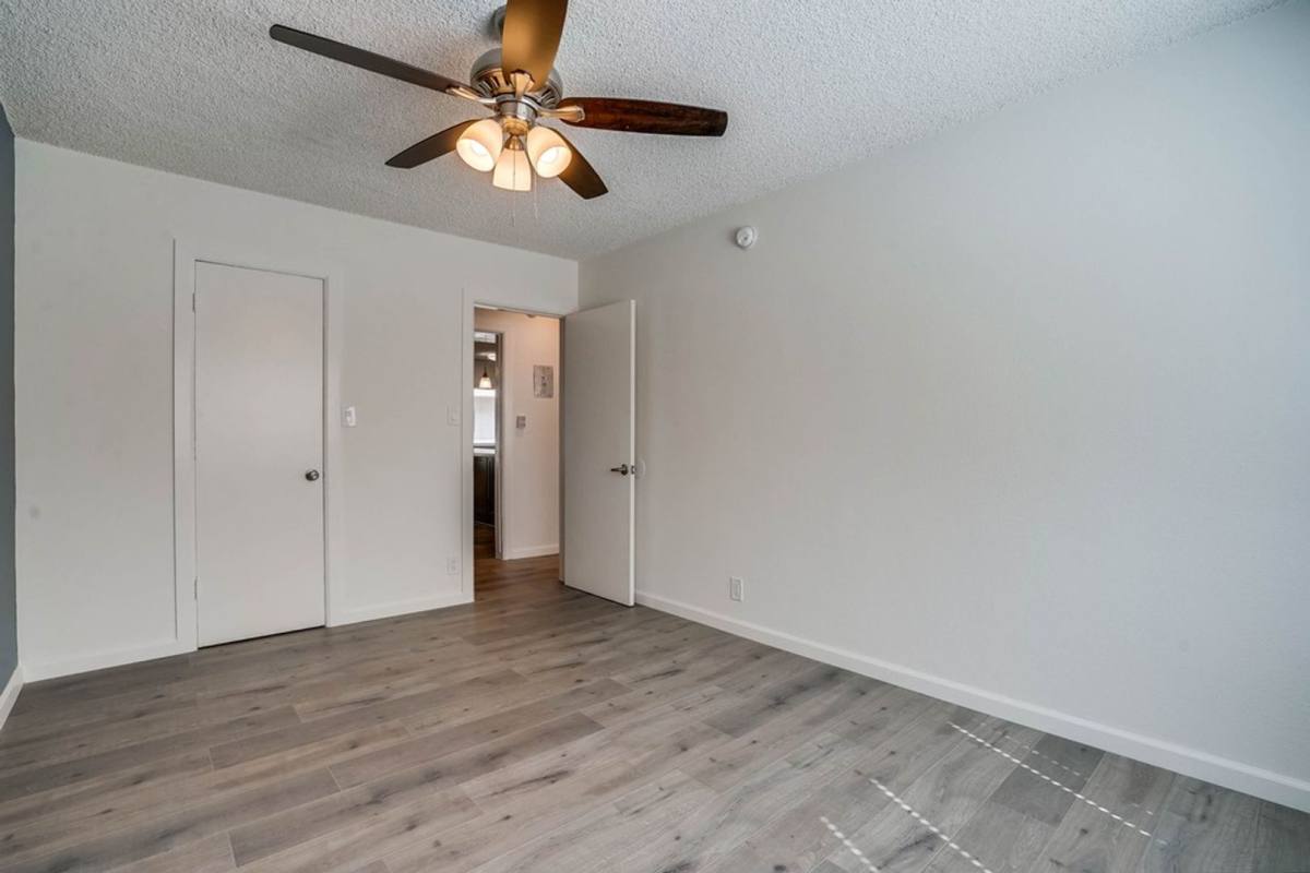 Apartment for rent at 6407 10th Ave #13, Los Angeles, CA 90043
