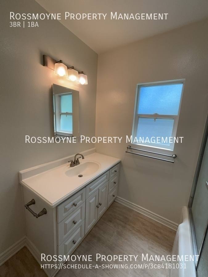 House for rent at 4633 New York Ave, La Crescenta, CA 91214