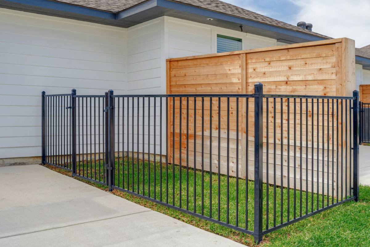 Townhouse for rent at 2047 Vintage Farms Way #1, Brenham, TX 77833