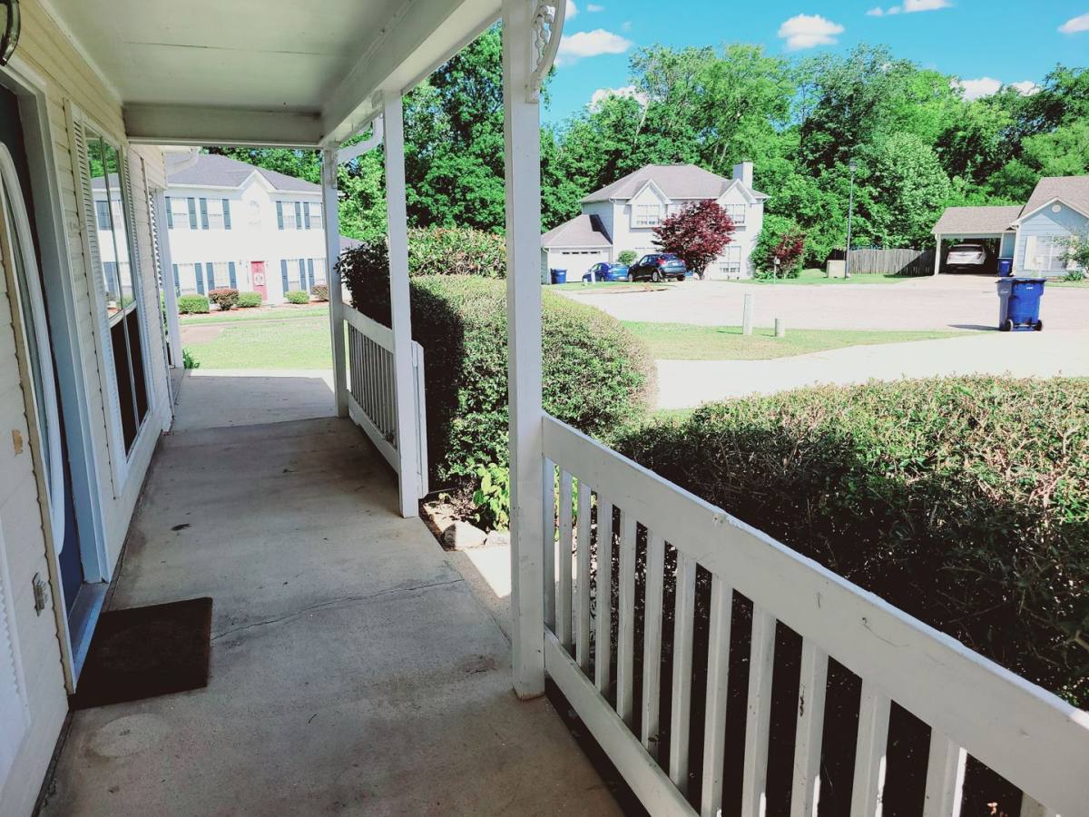 House for rent at 2005 King Arthur Circle, Alabaster, AL 35007