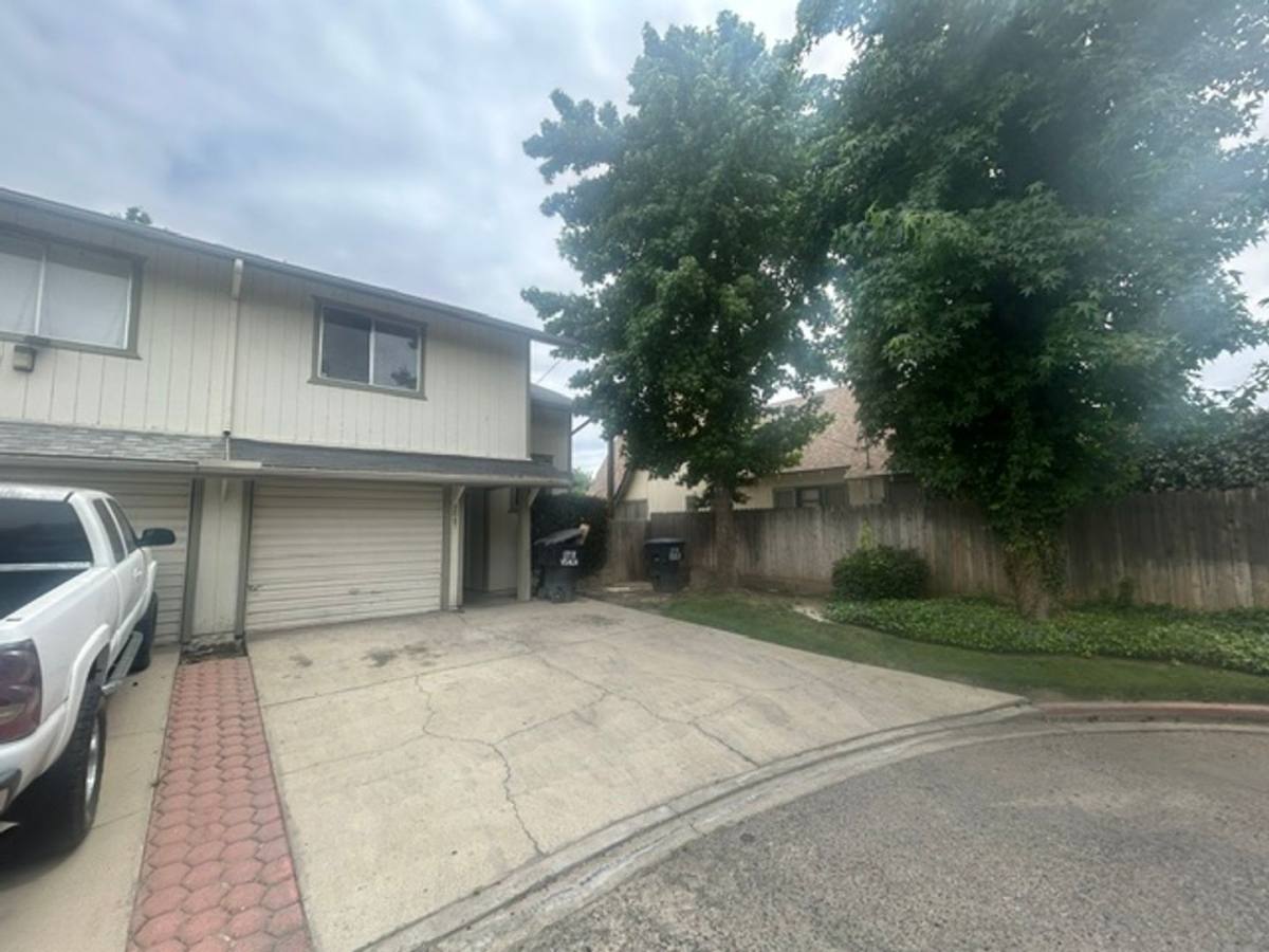 Condo for rent at 2047 E Laura, Visalia, CA 93292