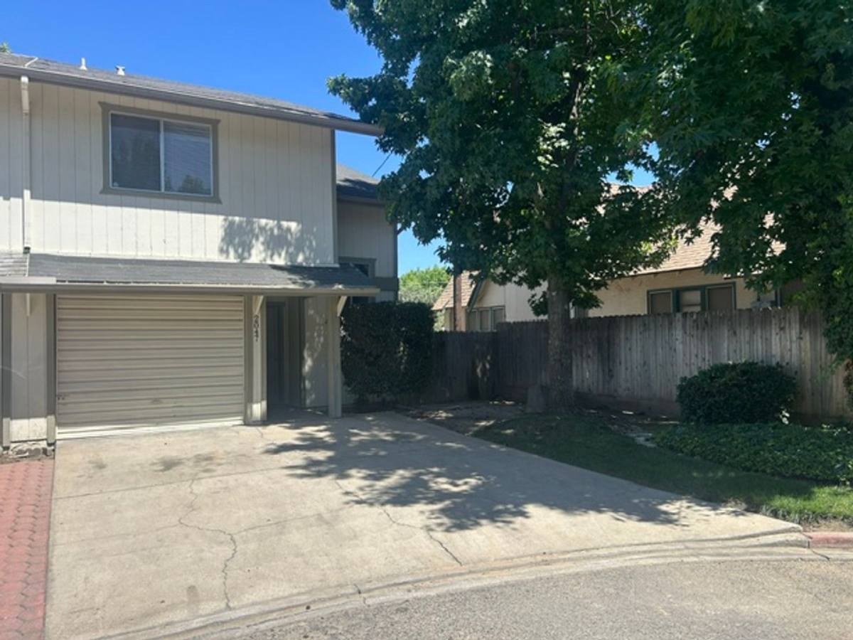 Condo for rent at 2047 E Laura, Visalia, CA 93292