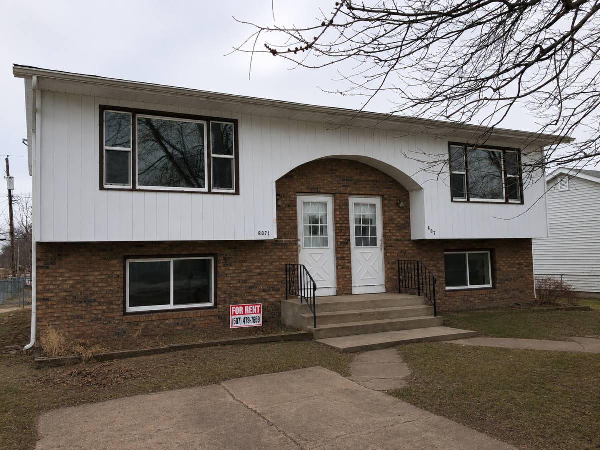 Apartment for rent at 607 7th St, Colona, IL 61241