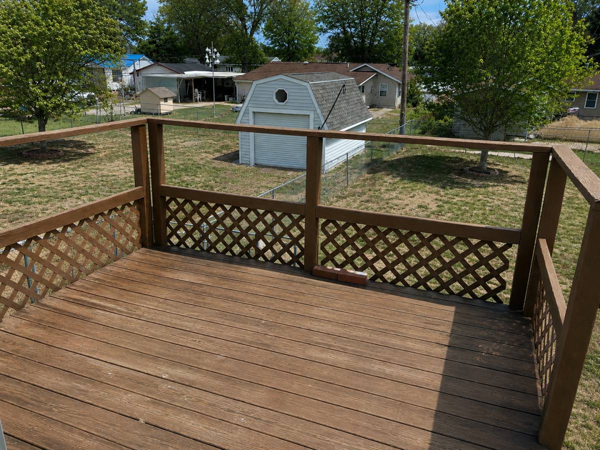 Apartment for rent at 607 7th St, Colona, IL 61241