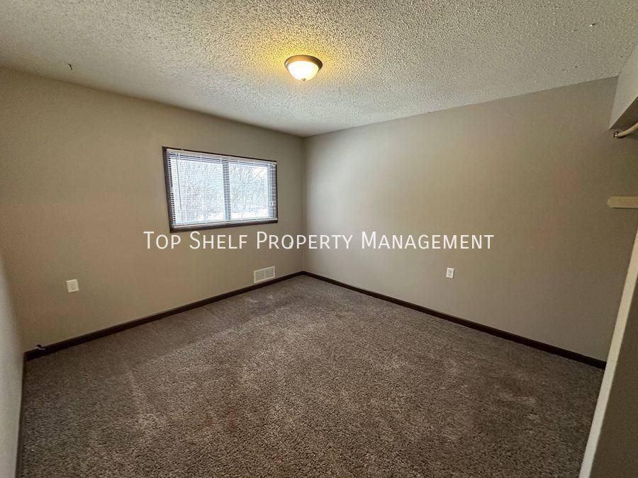 Apartment for rent at 1328 Williams St, Des Moines, IA 50317