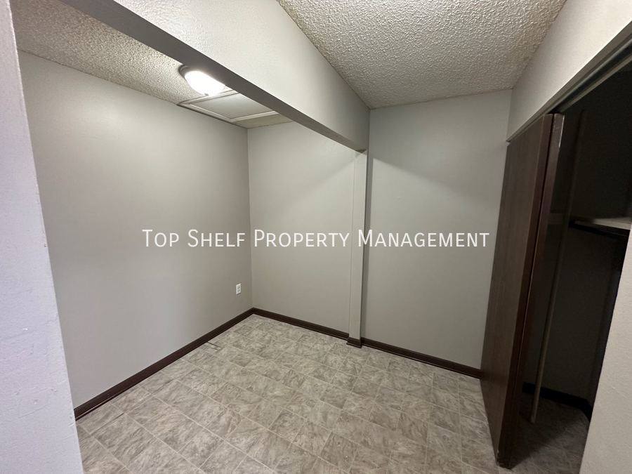 Apartment for rent at 1328 Williams St, Des Moines, IA 50317